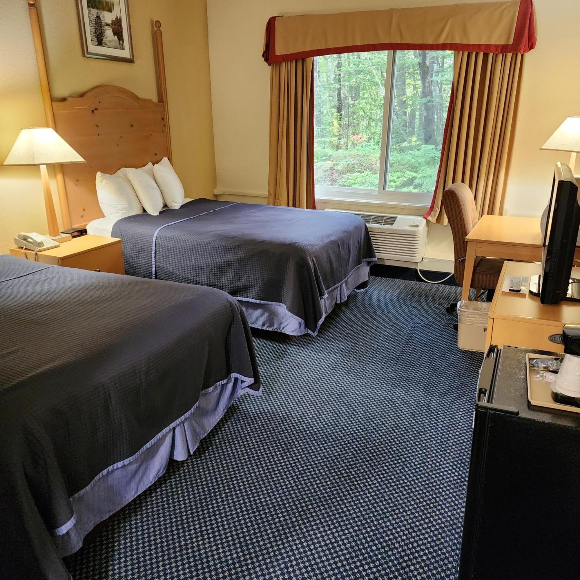 Katahdin Inn & Suites Millinocket Exterior photo